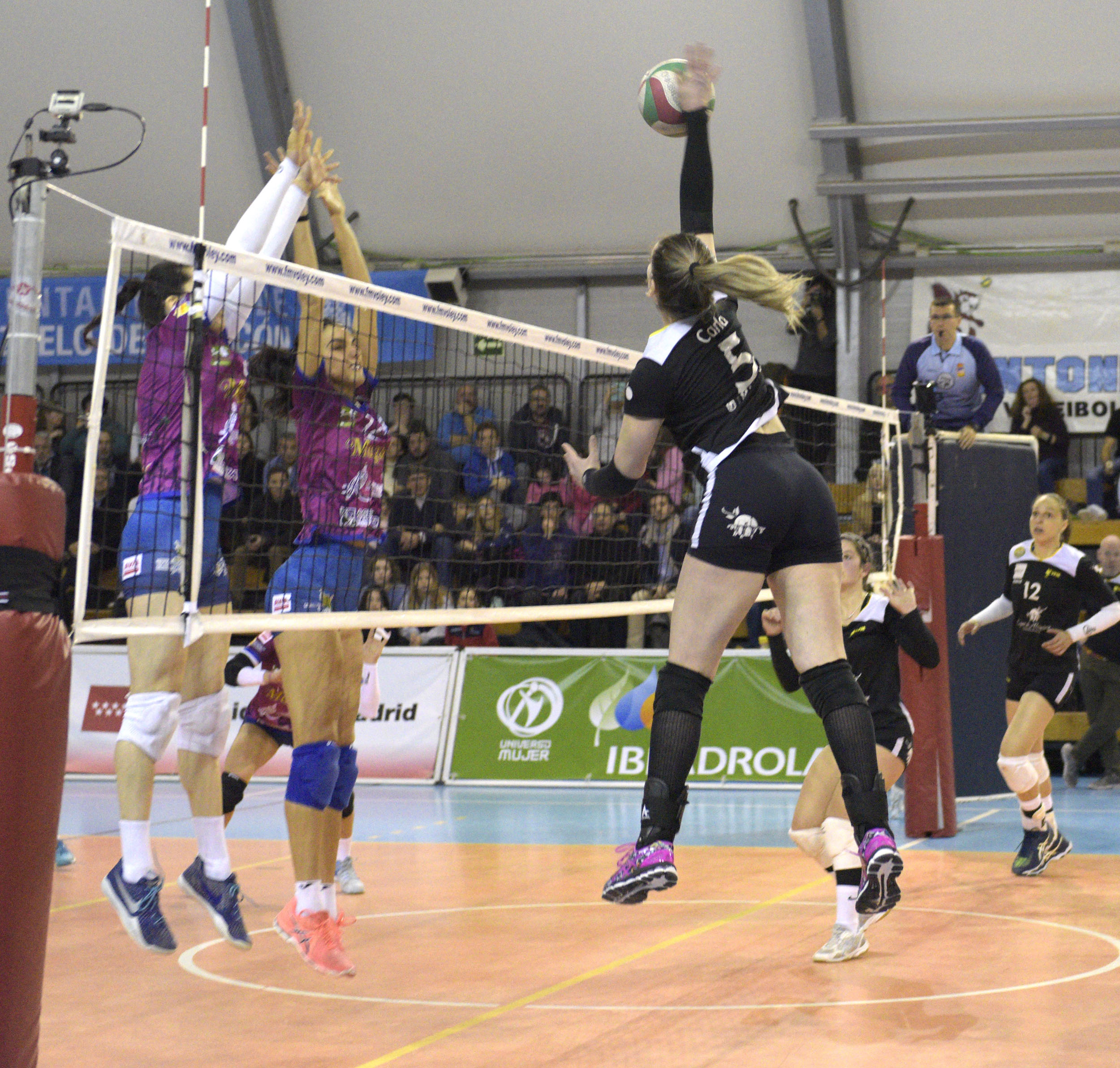 RFEVB La clasificación de la Liga Iberdrola en juego durante la 16ª jornada RFEVB La clasificación de la Liga Iberdrola en juego durante la 16ª jornada