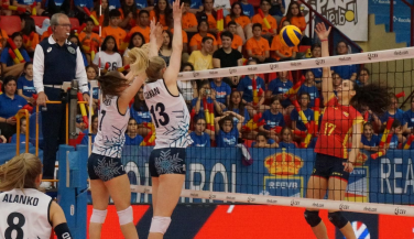 Las Leonas vencen en un trabajado encuentro a Finlandia en Valladolid