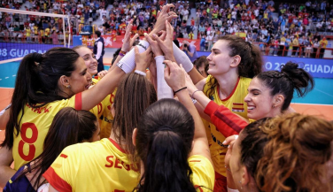 Las Leonas del Vóley hacen pleno de victorias en Gijón y sueñan con su plaza en el próximo Mundial