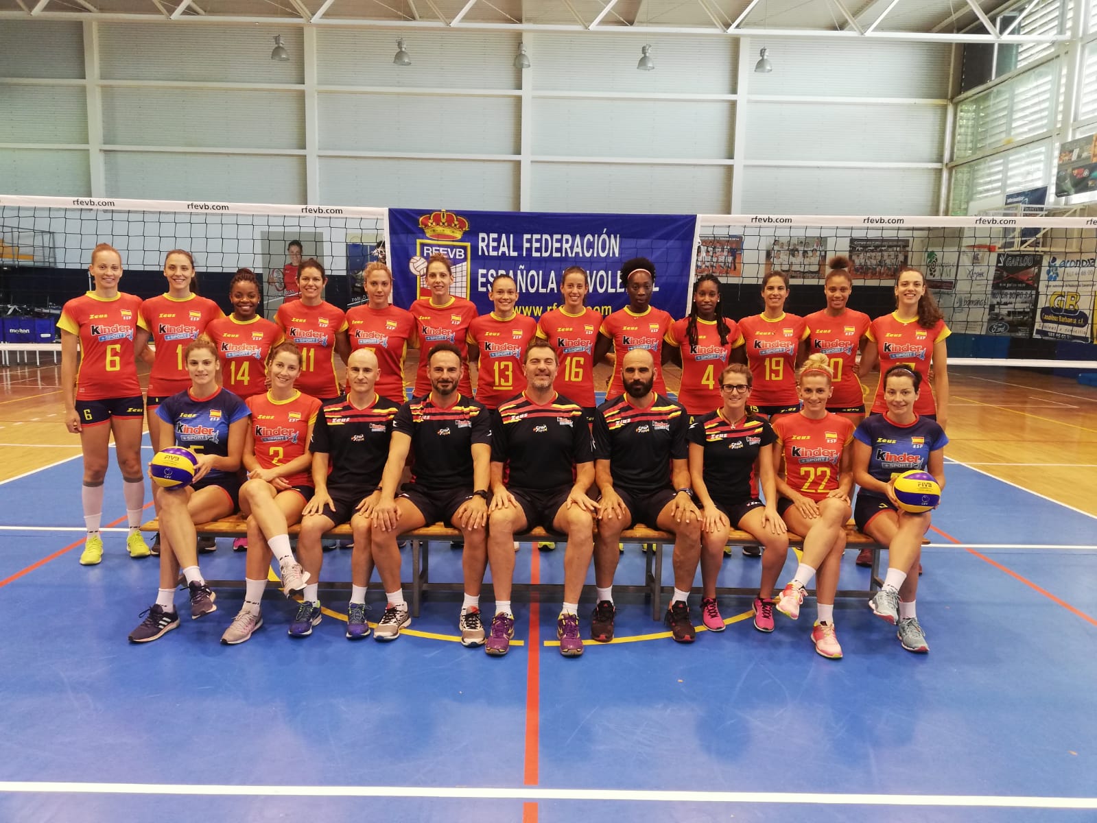 Las Leonas continúan su preparación para el Preeuropeo 