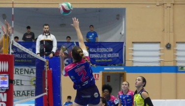 Importante triunfo de Mairena Vóley ante su rival directo Playas de Benidorm