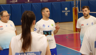 El nuevo entrenador del Tenerife Libby’s La Laguna, Miguel Rivera, se incorpora a los entrenamientos
