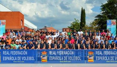 Cartel de lujo para el Congreso Internacional sobre Entrenamiento en Voleibol 2017