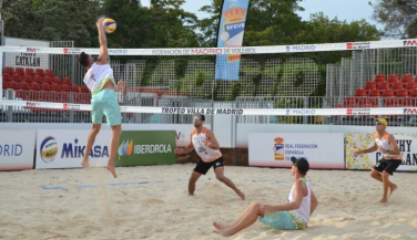 Los favoritos avanzan en el III Trofeo Villa de Madrid