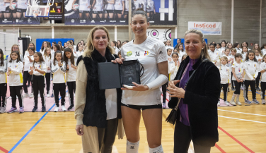 La Asociación Heroikka reconoce el compromiso y profesionalidad de Andrea Silva