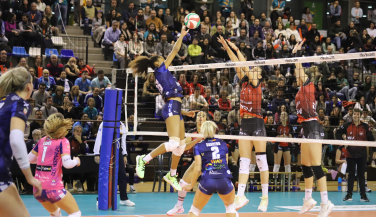 Cajasol Vóley Dos Hermanas vence al anfitrión y se mete en semifinales del Torneo del KO