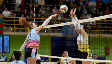 Remontada y victoria para el CV Torrelavega en el derbi cántabro ante CV Astillero