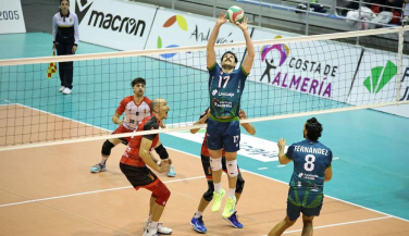 El Unicaja Costa de Almería más rotundo defiende su fortín