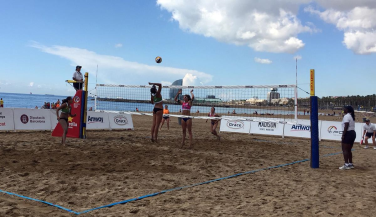 El espectáculo del Madison Beach Volley Tour ya se vive en Barcelona
