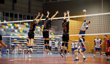 Almoradí vence a Universidad de Granada por 3-1 en la jornada 7 de SM2