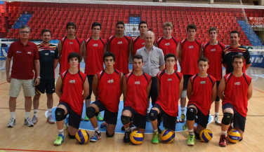 Agustín Martín Santos visita a la selección masculina sub17