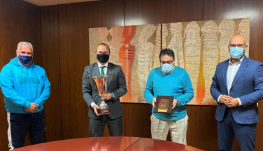 Augusto Hidalgo y Aridany Romero recibieron al CV CCO 7 Palmas en el Ayuntamiento de Las Palmas de G