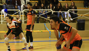 Hotel Río Carnaval de Badajoz retoma la senda de las victorias venciendo a Xátiva Voleibol