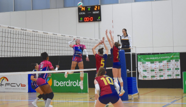 Tenerife Libbys La Laguna supera a Barça CVB por la vía rápida