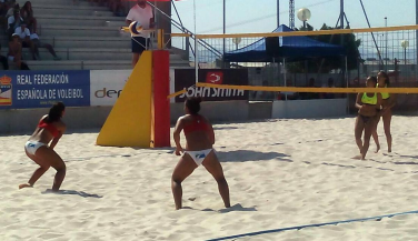 El Campeonato de España de Voley Playa Sub19 de clubes femeninos conoce sus semifinalistas