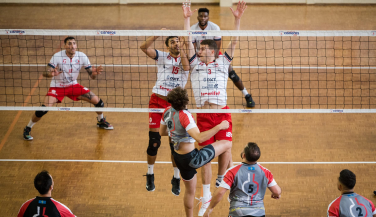 Un gran final a nivel ofensivo devuelve al CD Cisneros Alter a la victoria