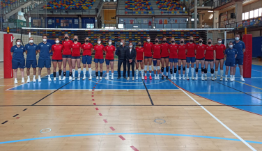 Representantes del CSD visitan a las Leonas del Vóley en Guadalajara