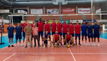 El Director General de Deportes de Aragón visita a la selección masculina