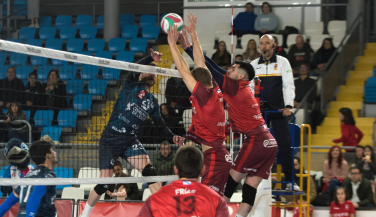 Arenal Emevé se complica la vida cayendo con el colista Volei Villena Petrer