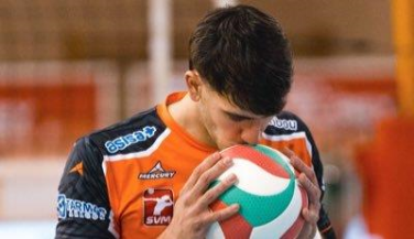 Emilio Ferrández renueva su compromiso con Pamesa Teruel Voleibol 