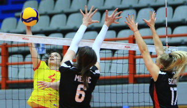 España sabe sufrir para vencer a Austria en el estreno en el Preeuropeo