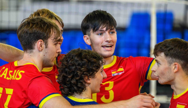 España suma su primera victoria en el Europeo sub20
