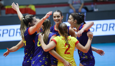 España suma su primer triunfo en el #EurovolleyU20W al vencer al anfitrión Bulgaria en el desempate