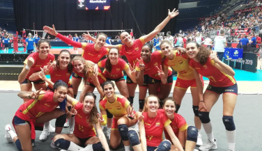 España remonta dos sets a Suiza para dar un paso hacia los octavos 