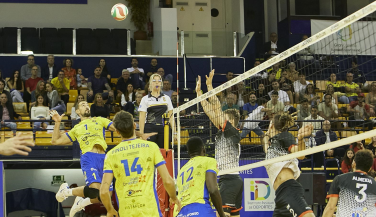 Guaguas conquista el derbi grancanario 