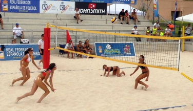 Lorca disfruta de los primeros encuentros del Campeonato de España de Voley Playa Infantil femenino 
