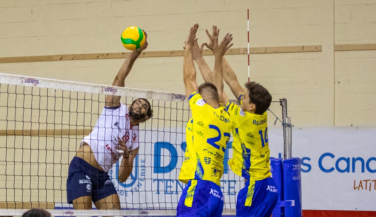 CV Guaguas debuta con victoria en el Torneo San Cristóbal de La Laguna