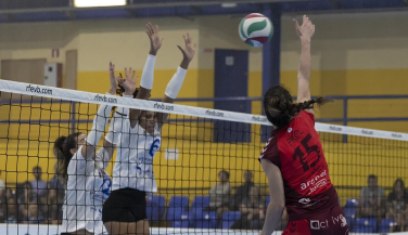 Las olimpilocas sumaron una fantástica victoria ante Arenal Emevé 