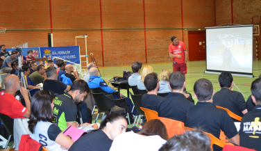 Vuelve a ver en VoleyTV la segunda ponencia de Luizomar de Moura en el Congreso Internacional 