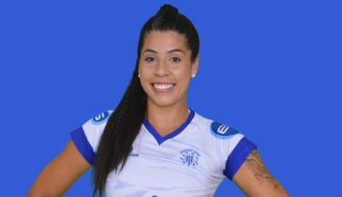 Julia Moura, pegada carioca para las puntas del Arenal Emevé