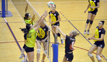 UCAM Vóley Murcia se hace con el triunfo en el desempate