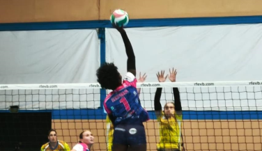 Mairena gana y sigue en la lucha por la Copa Princesa