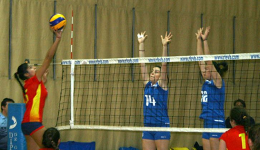 España vence a Grecia en el tiebreak en el Torneo Internacional de Navidad 