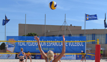 El Campeonato de España de Voley Playa Sub19 de clubes femeninos ya tiene semifinalistas