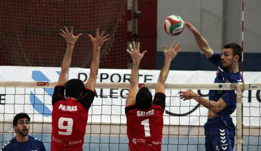CV Mediterráneo doblega con contundencia a Club Vigo Voleibol 