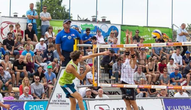 Intensas jornadas del arbitraje español en competiciones internacionales de voley playa