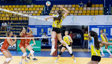 CV Sayre CC La Ballena logra una gran remontada ante el Avarca de Menorca y vence en el tiebreak 