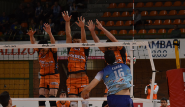 Gran Victoria del Pamesa Teruel Voleibol en un vibrante partido de los que crean afición.