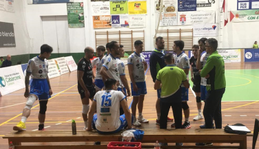 Dulce estreno como local de un Voley Textil Santanderina que mantiene su firmeza