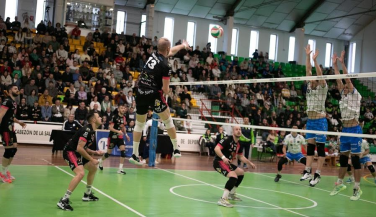 Cabezón de la Sal despide con triunfo una temporada impecable de Vóley Textil Santanderina