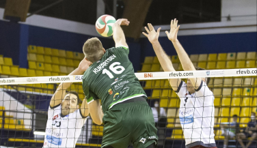 Unicaja Costa de Almería remonta dos sets a Rotogal Boiro para completar las semifinales de la Copa 