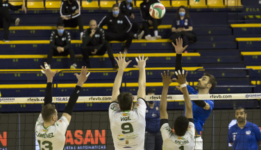 Unicaja Costa de Almería remonta a Melila Sport Capital para acceder a semifinales 