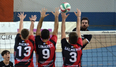 Club Vigo Voleibol comienza la temporada con victoria