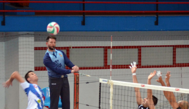 Intasa San Sadurniño se lleva el duelo de rivalidad regional