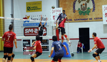 Trabajada victoria de Intasa San Sadurniño ante Xátiva Voleibol