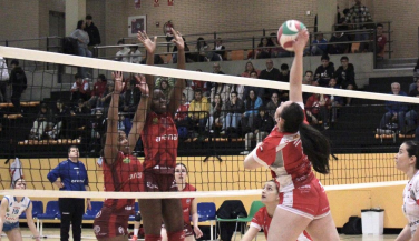 Club Voleibol Zaragoza logra una trabajada victoria frente a Arenal Emevé